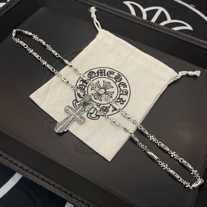 Ch*0me He**ts necklaces